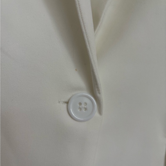 Luvamia White Sleeveless Blazer Vest - Picture 6 of 7